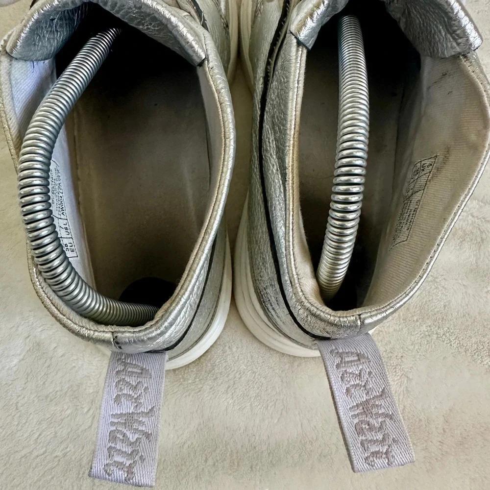 Dr. Martens Jemima Silver Metallic Kiltie Leather Chukka Boots Women's Size 7
